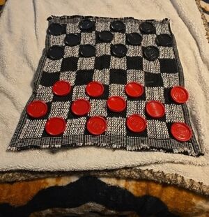 021626 Vintage Cracker Barrel Checkers Mat/Travel Rug, 24 Checker Pieces box 22s